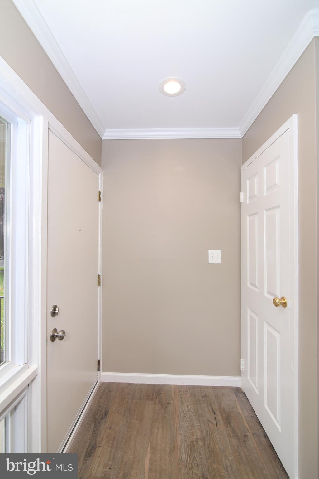 5535 Belfast Place Springfield, VA 22151 - Photo 4 of 41 Foyer with Coat Closet