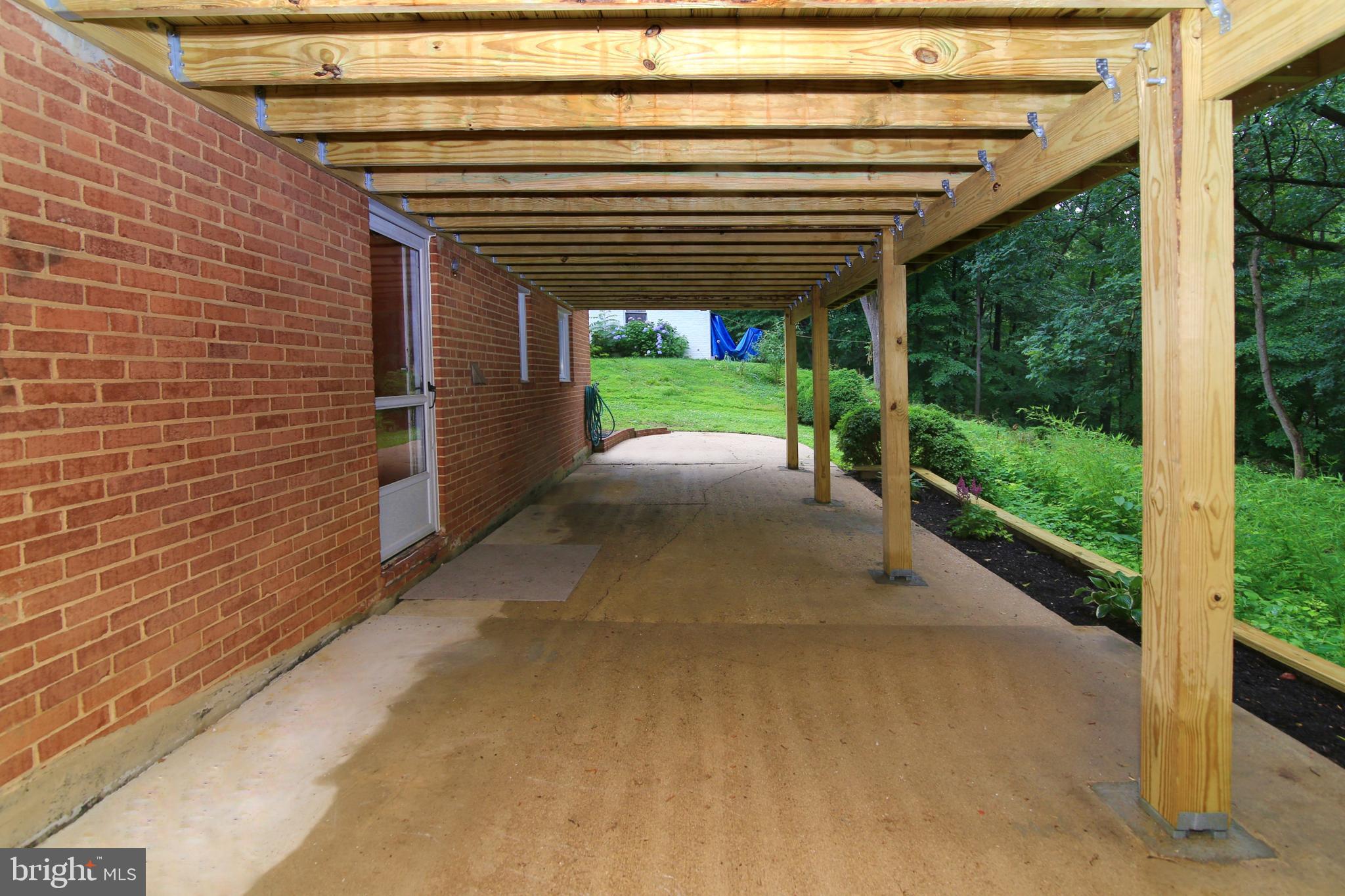 5535 Belfast Place Springfield, VA 22151 - Photo 39 of 41 Huge Patio