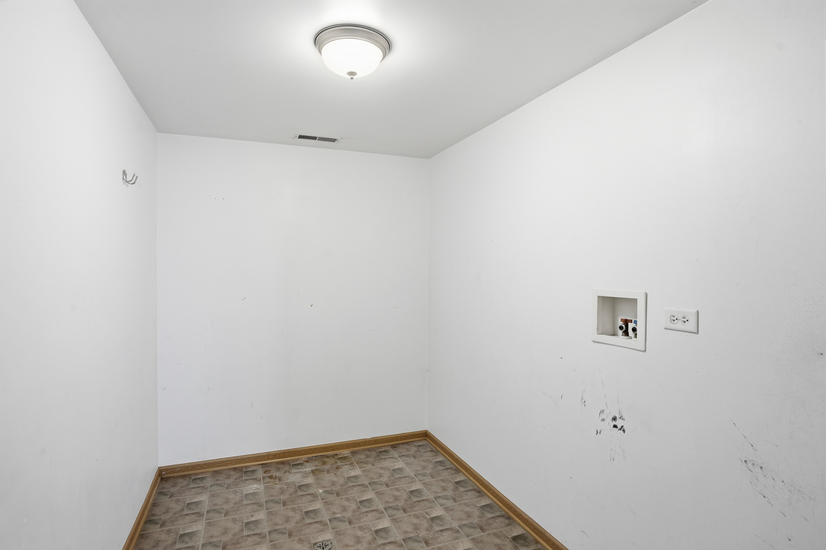 1986 Brimstone Road Romeoville, IL 60446 - Photo 20 of 32 a view of a small space