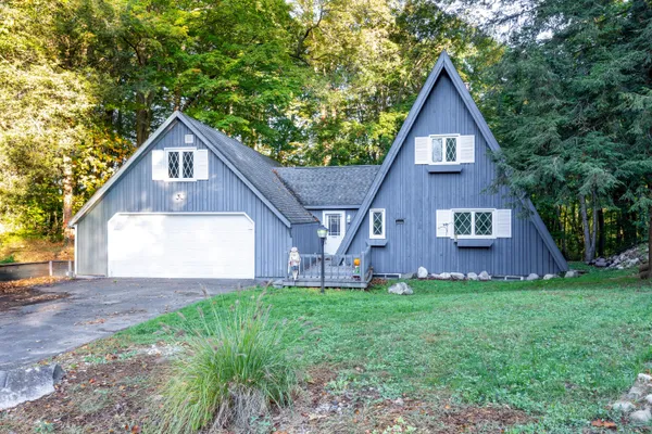 $390,000 | 1686 Herrity Lane, Ionia, MI 48846