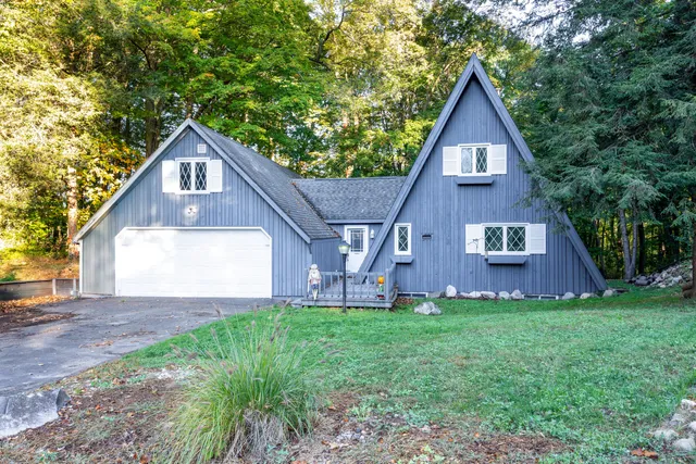 $390,000 | 1686 Herrity Lane, Ionia, MI 48846