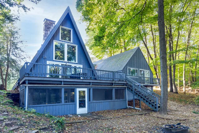 $390,000 | 1686 Herrity Lane, Ionia, MI 48846