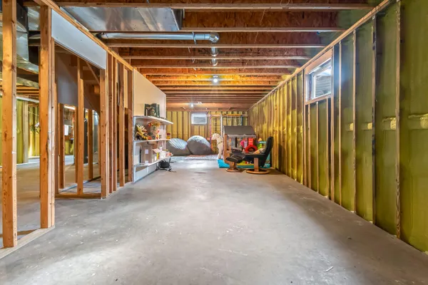 $275,000 | 493 Salem Drive, Jonesville, MI 49250