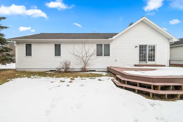 $275,000 | 493 Salem Drive, Jonesville, MI 49250