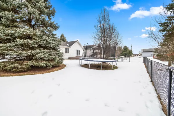$275,000 | 493 Salem Drive, Jonesville, MI 49250