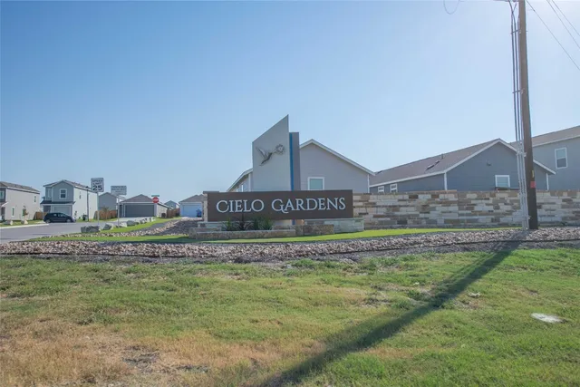 $1,695 | 309 Marty Allen Loop, Jarrell, TX 76537