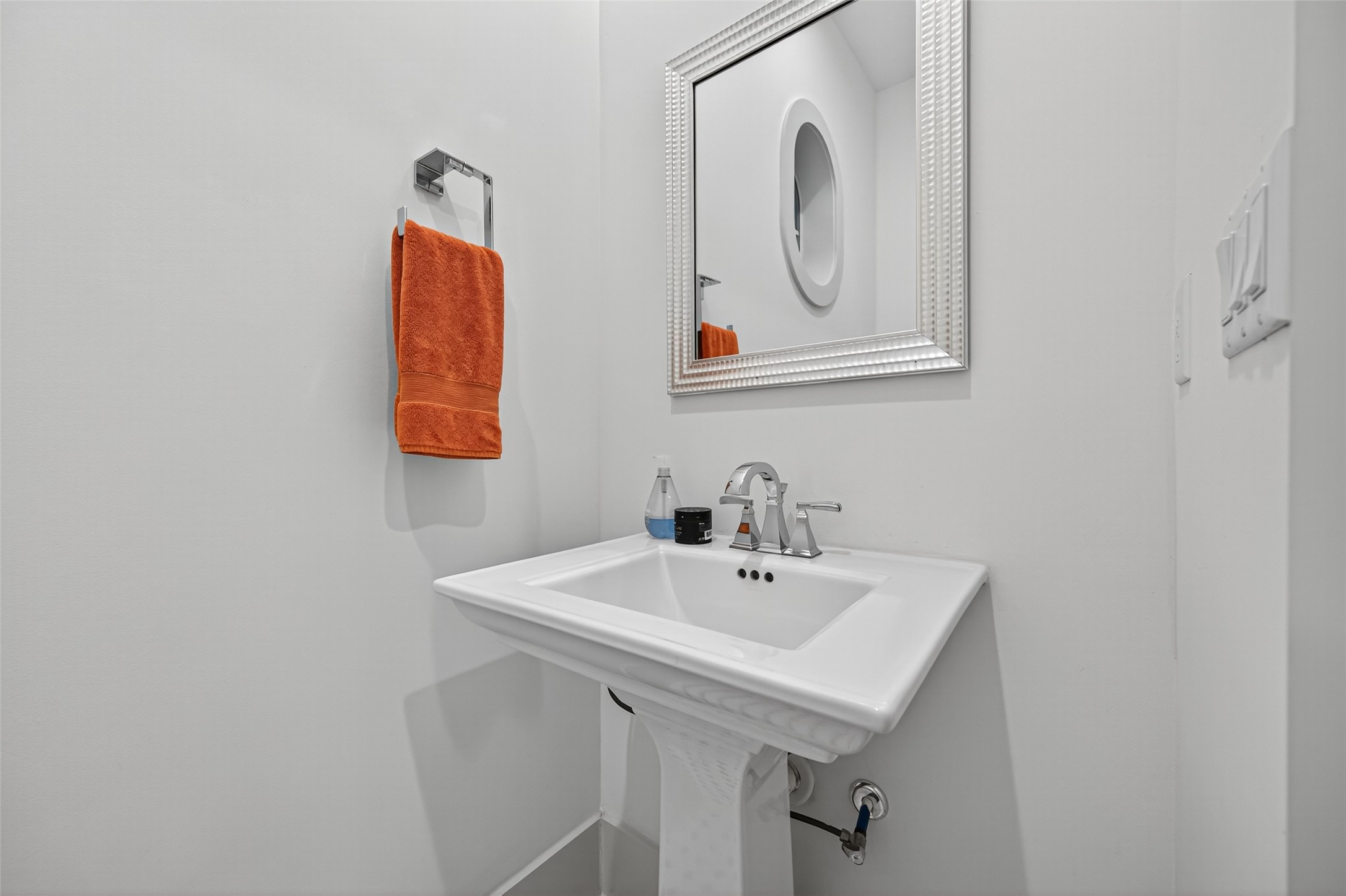 428 Marshall Street Houston, TX 77006 - Photo 15 of 36 a bathroom with a sink and a mirror