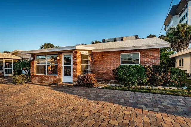 $8,370 | 6020 Midnight Pass Road, Unit 40, Sarasota, FL 34242