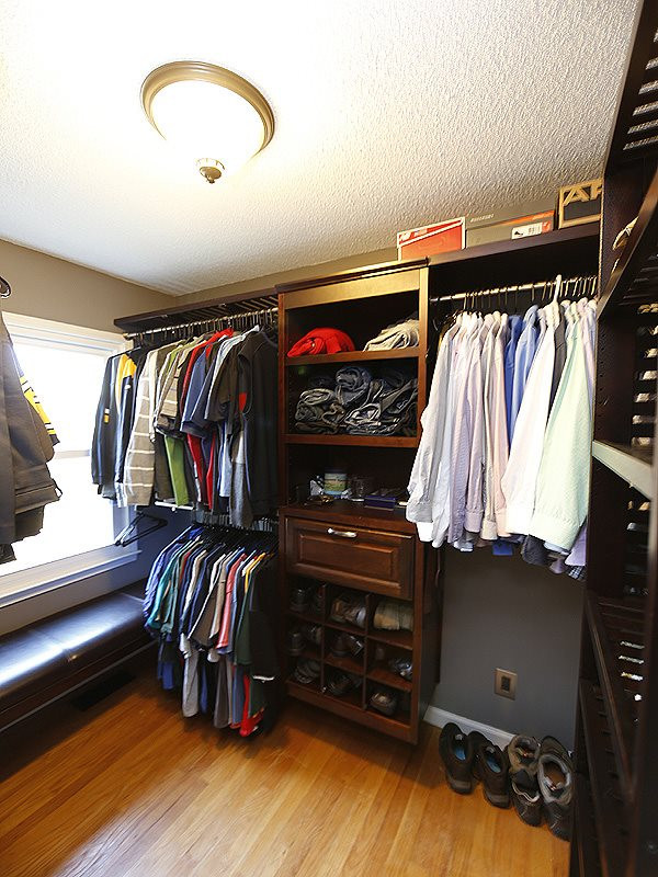 7209 Fiesta Way Raleigh, NC 27615 - Photo 11 of 24 Walk In Closet