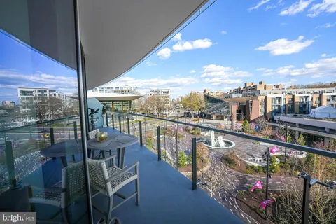 $2,750,000 | 601 Wharf Street Southwest, Unit 402, Washington, DC 20024