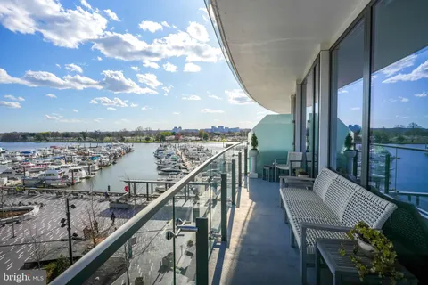 $2,750,000 | 601 Wharf Street Southwest, Unit 402, Washington, DC 20024