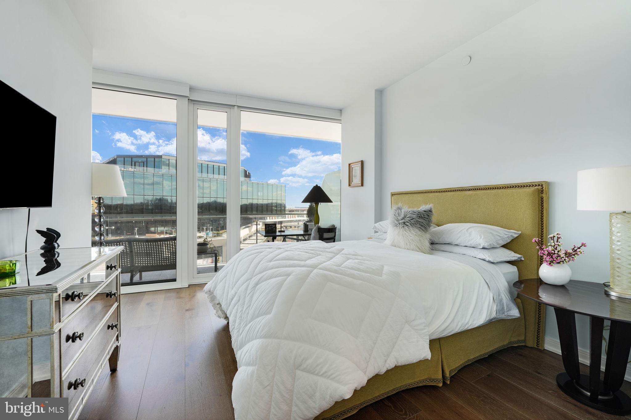 601 Wharf Street Southwest, Unit 402 Washington, DC 20024 - Photo 38 of 67 Secondary Bedroom Suite