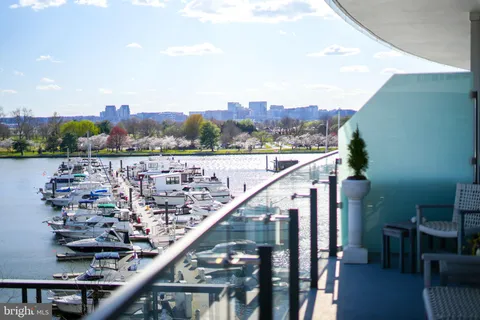 $2,750,000 | 601 Wharf Street Southwest, Unit 402, Washington, DC 20024