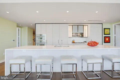 $2,750,000 | 601 Wharf Street Southwest, Unit 402, Washington, DC 20024