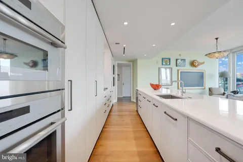 $2,750,000 | 601 Wharf Street Southwest, Unit 402, Washington, DC 20024