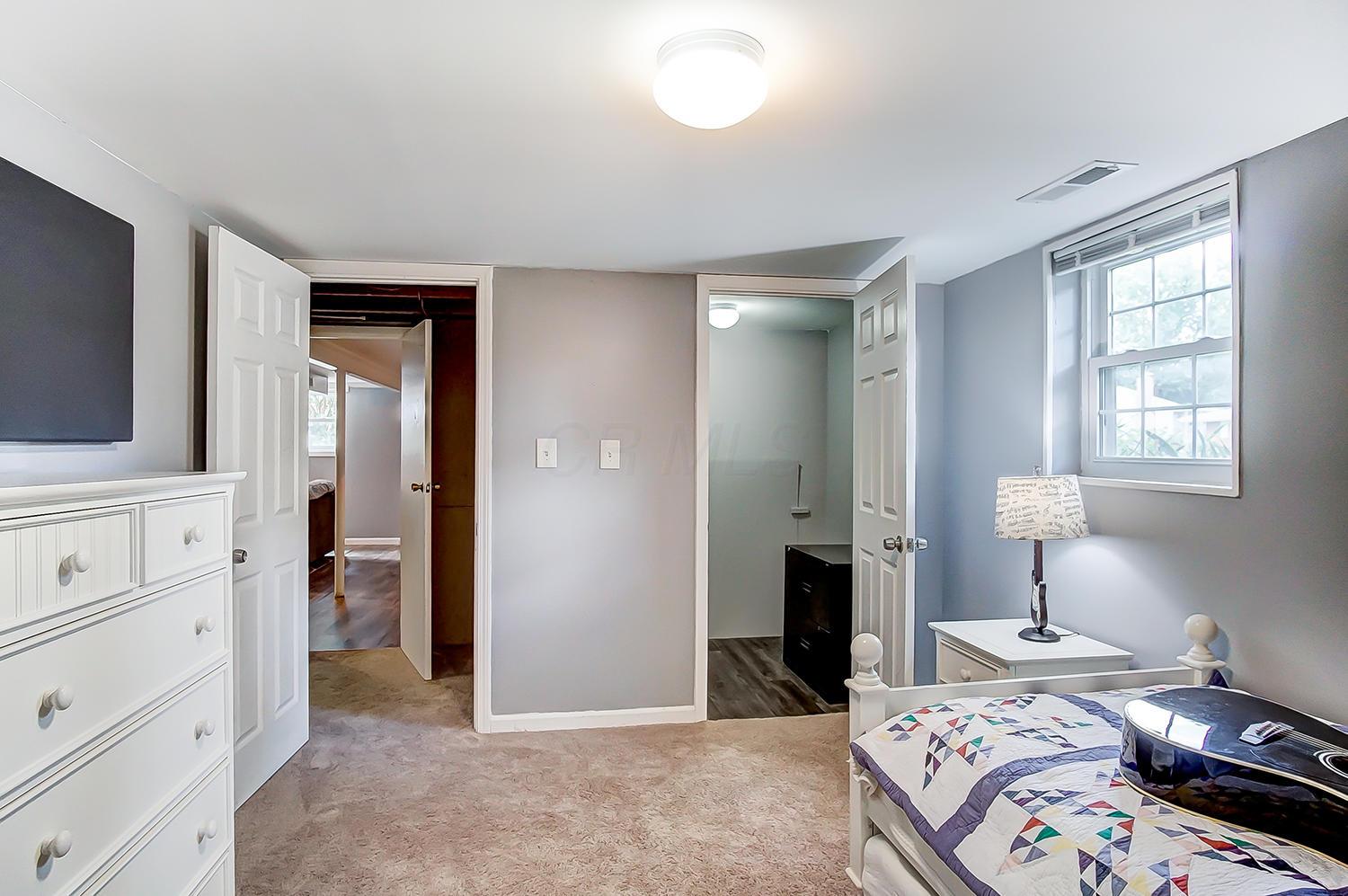 328 Regents Road Columbus, OH 43230 - Photo 15 of 18