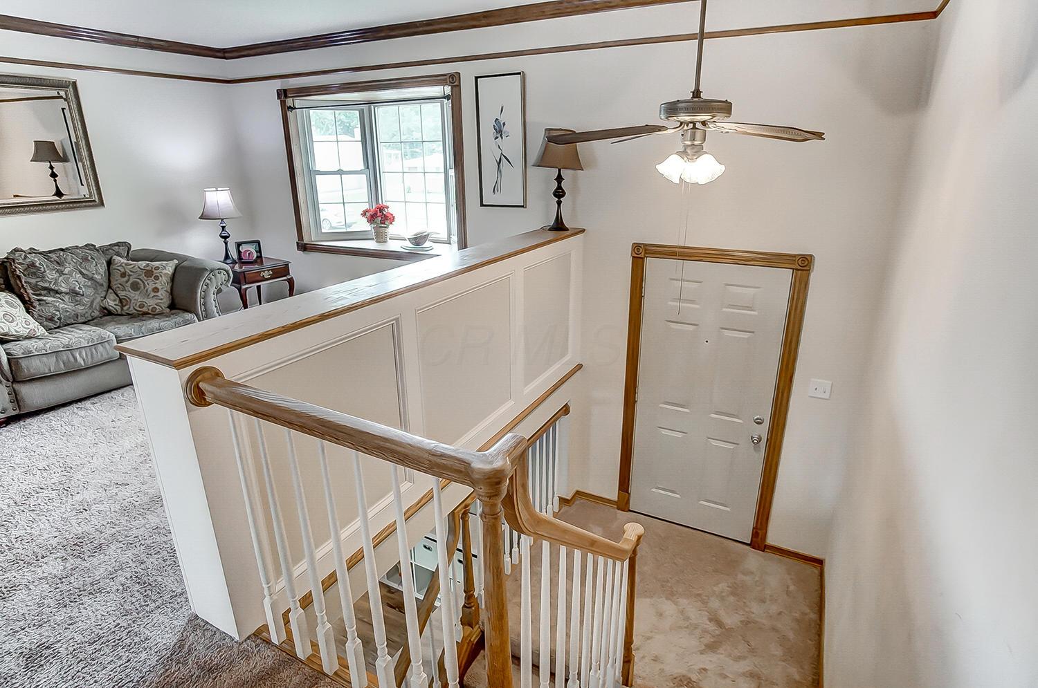 328 Regents Road Columbus, OH 43230 - Photo 2 of 18