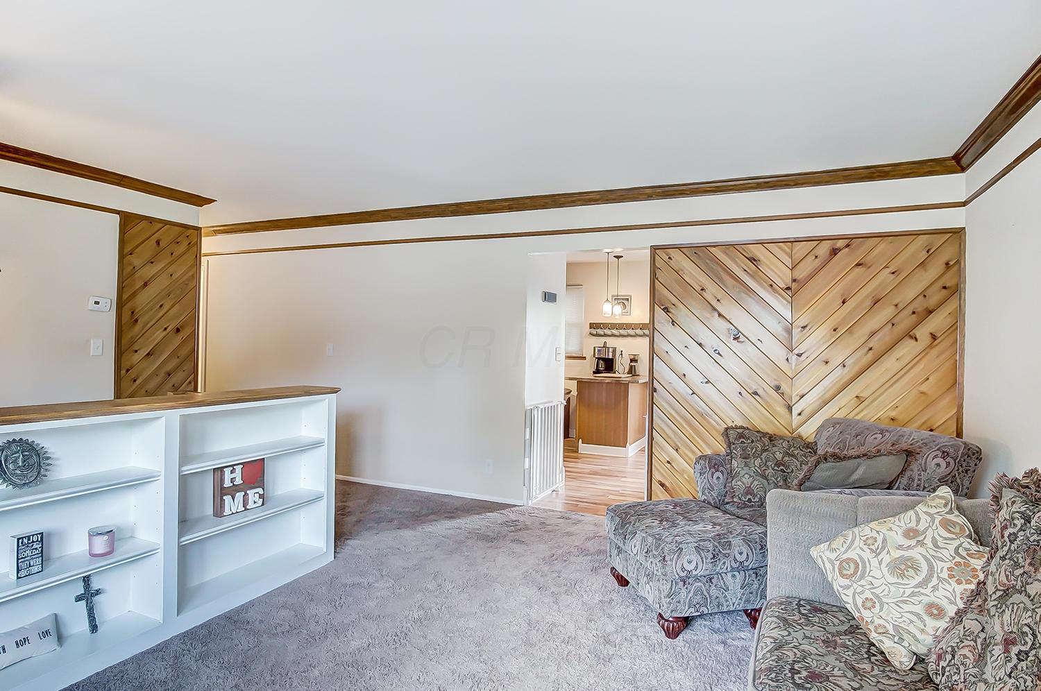 328 Regents Road Columbus, OH 43230 - Photo 4 of 18