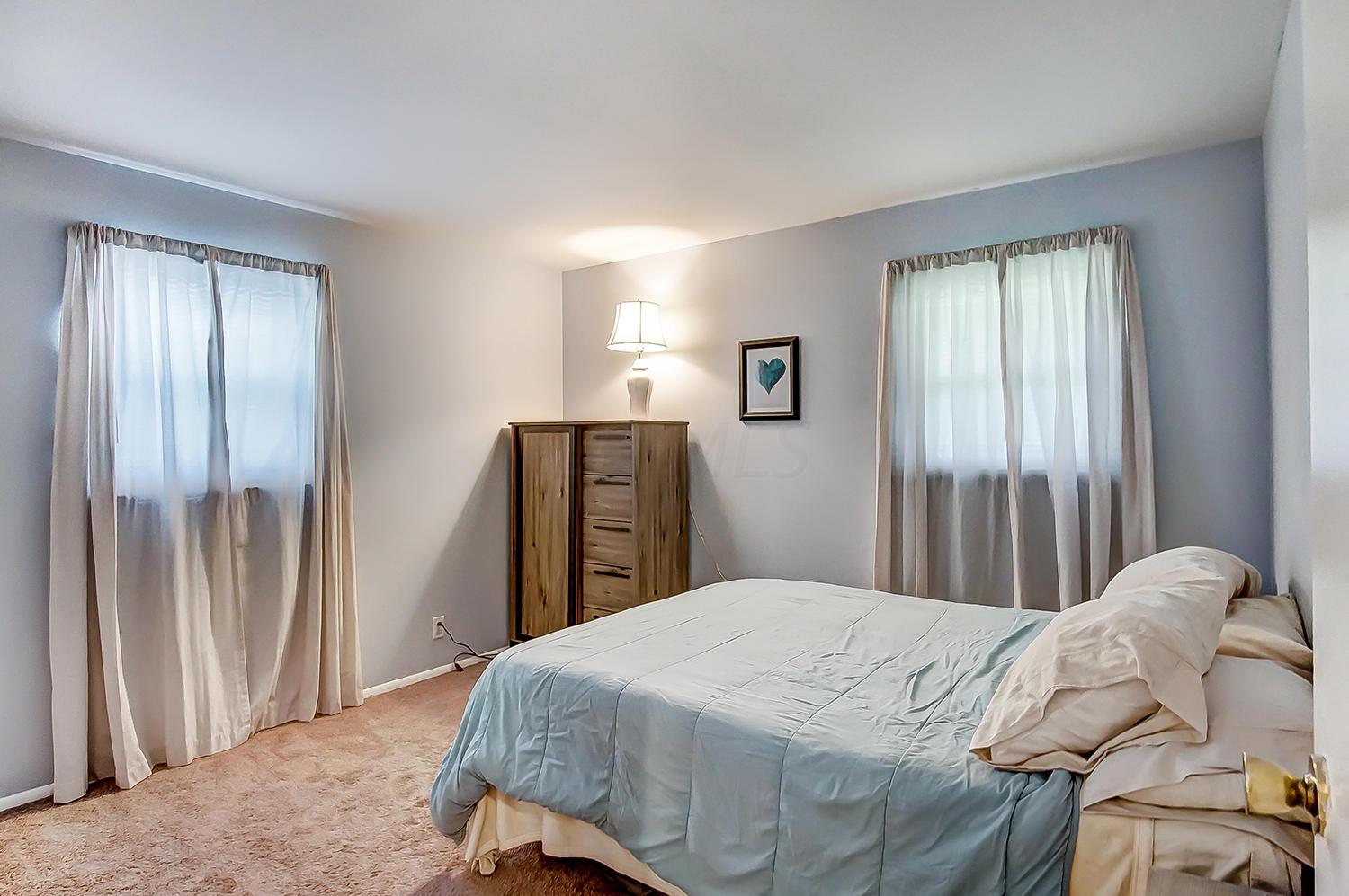 328 Regents Road Columbus, OH 43230 - Photo 8 of 18