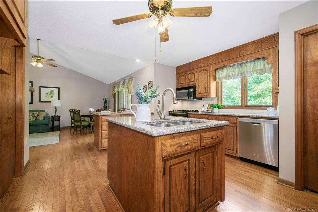 21526 Sandy Cove Road Cornelius, NC 28031 - Photo 16 of 33 Gallery Image 16