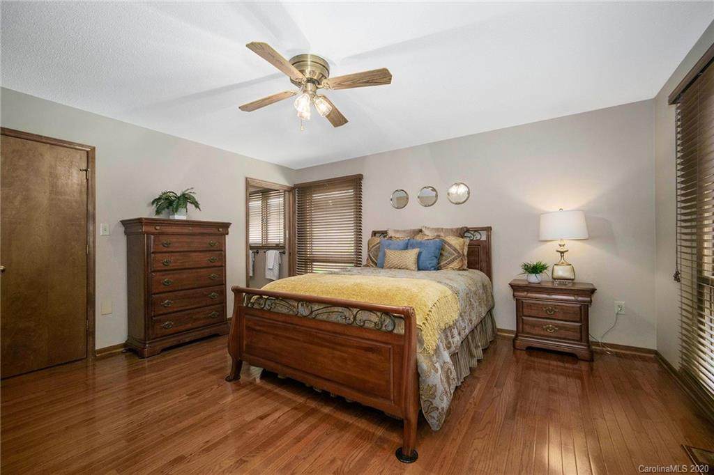 21526 Sandy Cove Road Cornelius, NC 28031 - Photo 19 of 33 Gallery Image 19