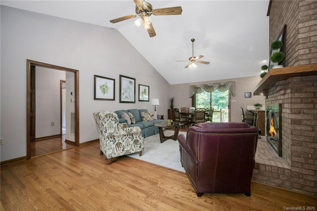 21526 Sandy Cove Road Cornelius, NC 28031 - Photo 4 of 33 Gallery Image 4