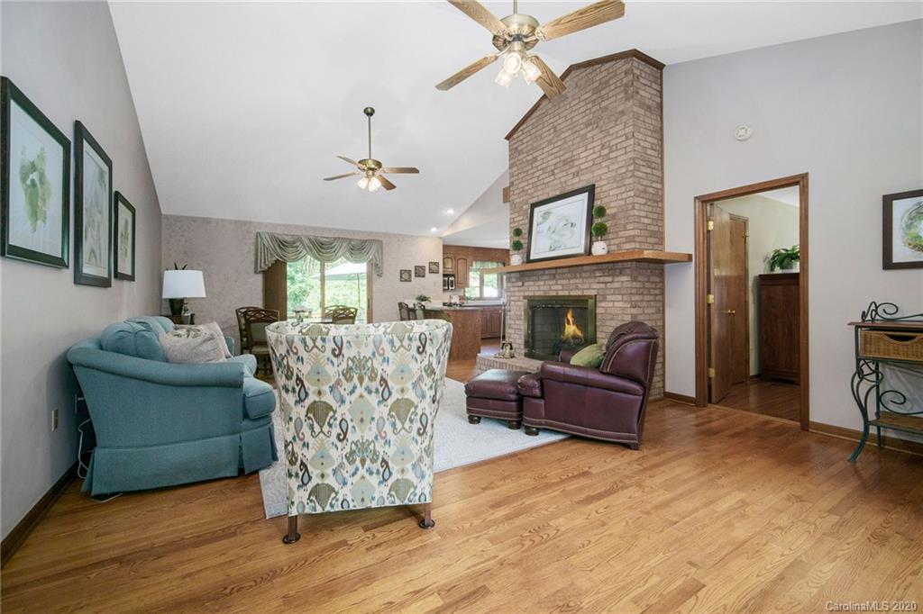 21526 Sandy Cove Road Cornelius, NC 28031 - Photo 6 of 33 Gallery Image 6