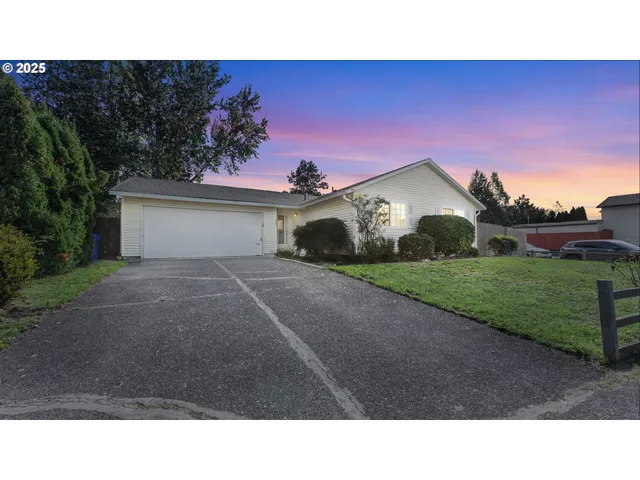 $455,000 | 820 Northeast Cochran Avenue, Gresham, OR 97030