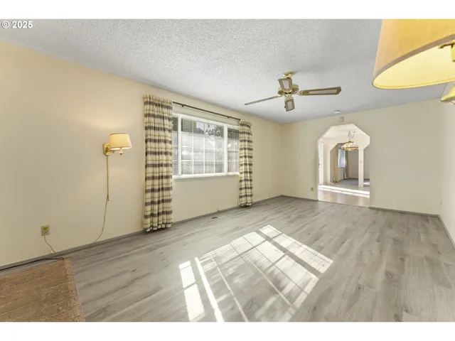 $455,000 | 820 Northeast Cochran Avenue, Gresham, OR 97030