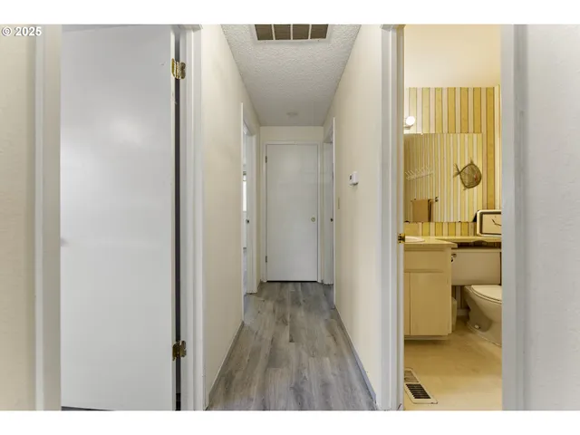 $455,000 | 820 Northeast Cochran Avenue, Gresham, OR 97030