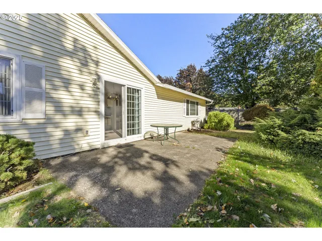 $455,000 | 820 Northeast Cochran Avenue, Gresham, OR 97030