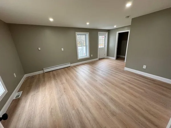 $680,000 | 123 East Main Street, Bradford, NH 03221