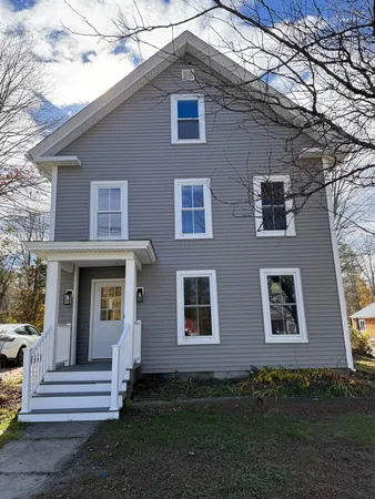 $680,000 | 123 East Main Street, Bradford, NH 03221