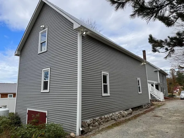$680,000 | 123 East Main Street, Bradford, NH 03221