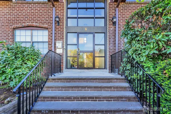 $2,500 | 812 Green Hollow Drive, Iselin, NJ 08830