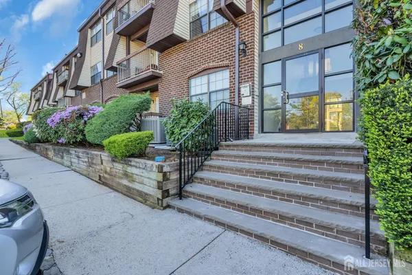 $2,500 | 812 Green Hollow Drive, Iselin, NJ 08830