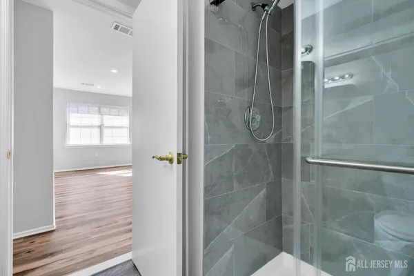$2,500 | 812 Green Hollow Drive, Iselin, NJ 08830
