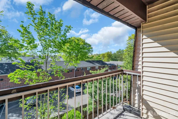 $2,500 | 812 Green Hollow Drive, Iselin, NJ 08830
