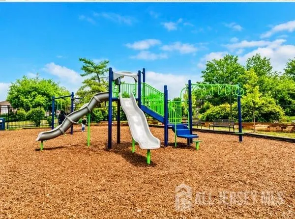 $2,500 | 812 Green Hollow Drive, Iselin, NJ 08830