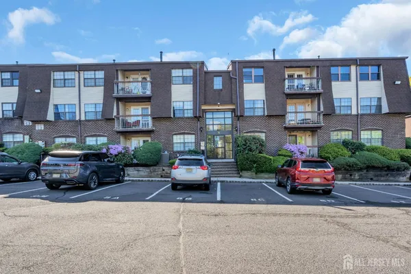 $2,500 | 812 Green Hollow Drive, Iselin, NJ 08830