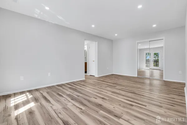 $2,500 | 812 Green Hollow Drive, Iselin, NJ 08830