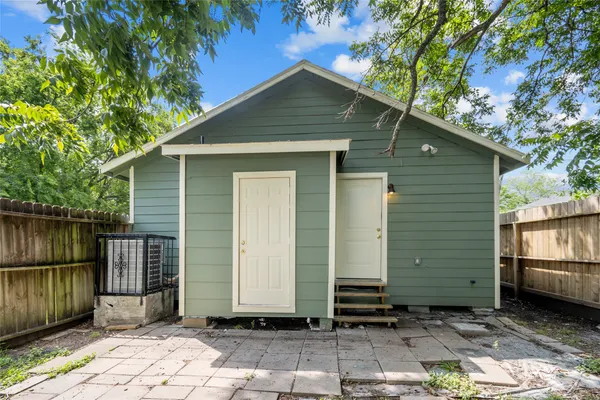 $1,475 | 1011 East 39th Street, Houston, TX 77022