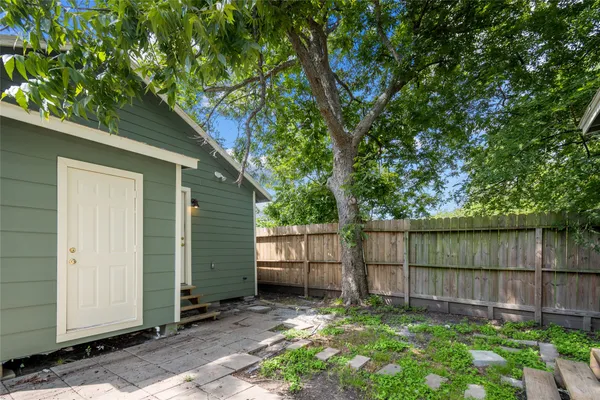 $1,475 | 1011 East 39th Street, Houston, TX 77022