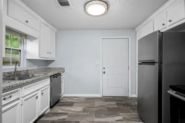 $1,475 | 1011 East 39th Street, Houston, TX 77022