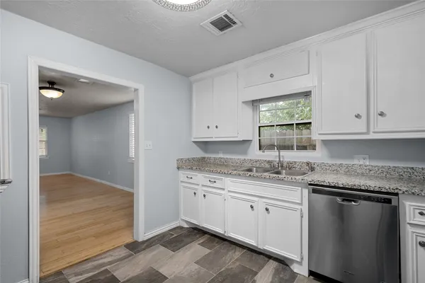 $1,475 | 1011 East 39th Street, Houston, TX 77022