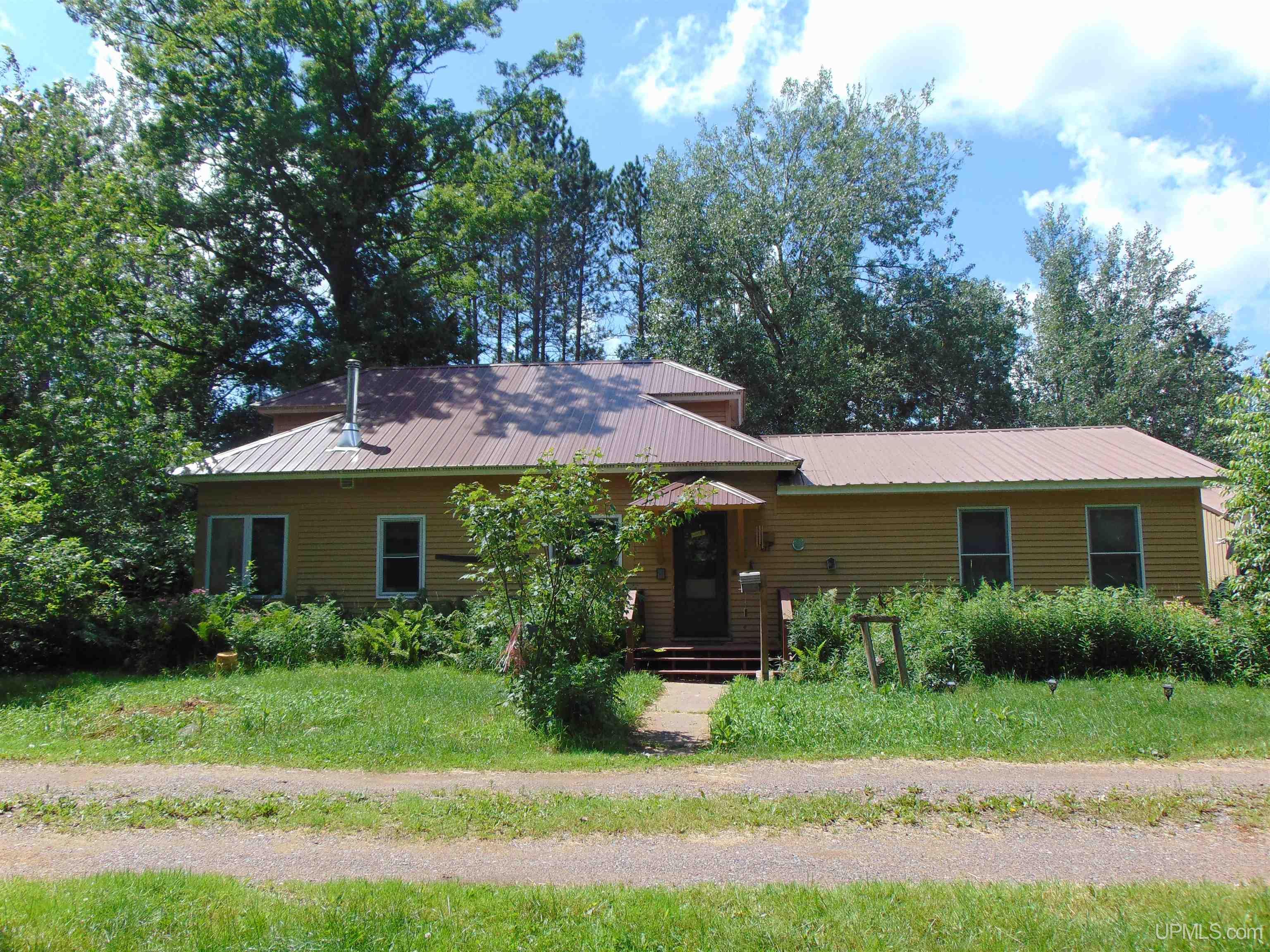 7124 1 Mile Road Trout Creek, MI 49967 - Photo 3 of 66