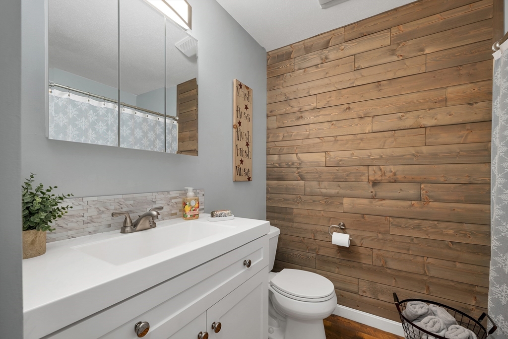 2 Celeste Terrace Sandown, NH 03873 - Photo 15 of 42