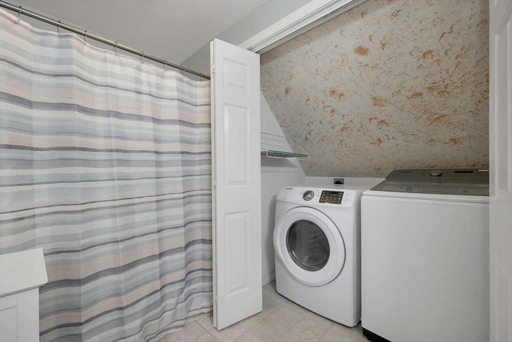 2 Celeste Terrace Sandown, NH 03873 - Photo 27 of 42