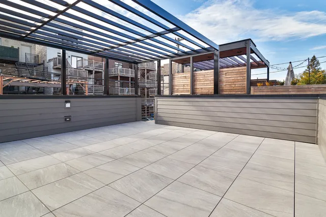 $2,095,000 | 1907 West Wolfram Street, Chicago, IL 60657