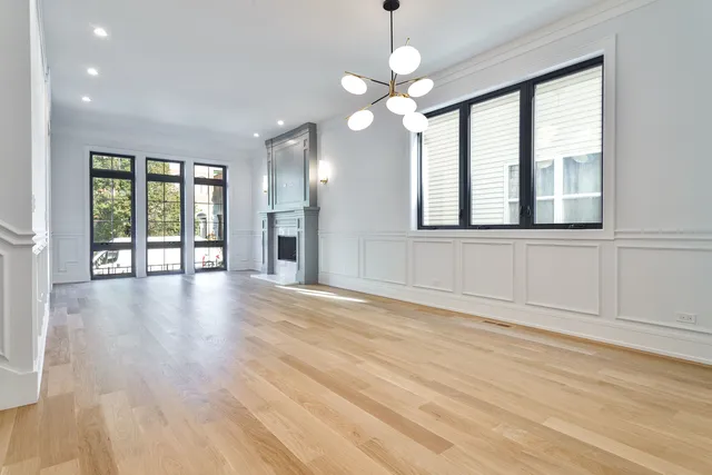 $2,095,000 | 1907 West Wolfram Street, Chicago, IL 60657